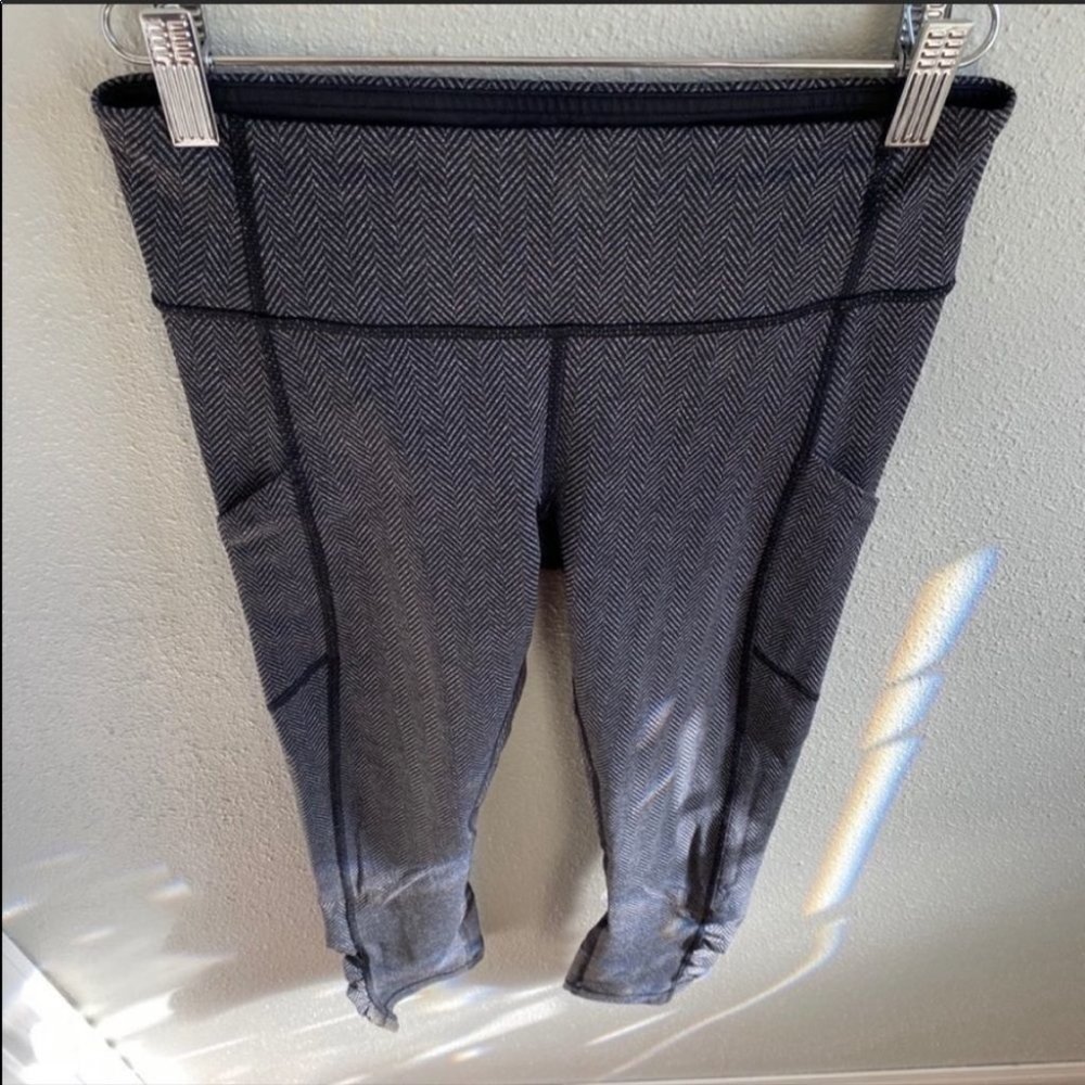 NWOT Lululemon Speed Tight Crop Giant Herringbone - Picture 10 of 12